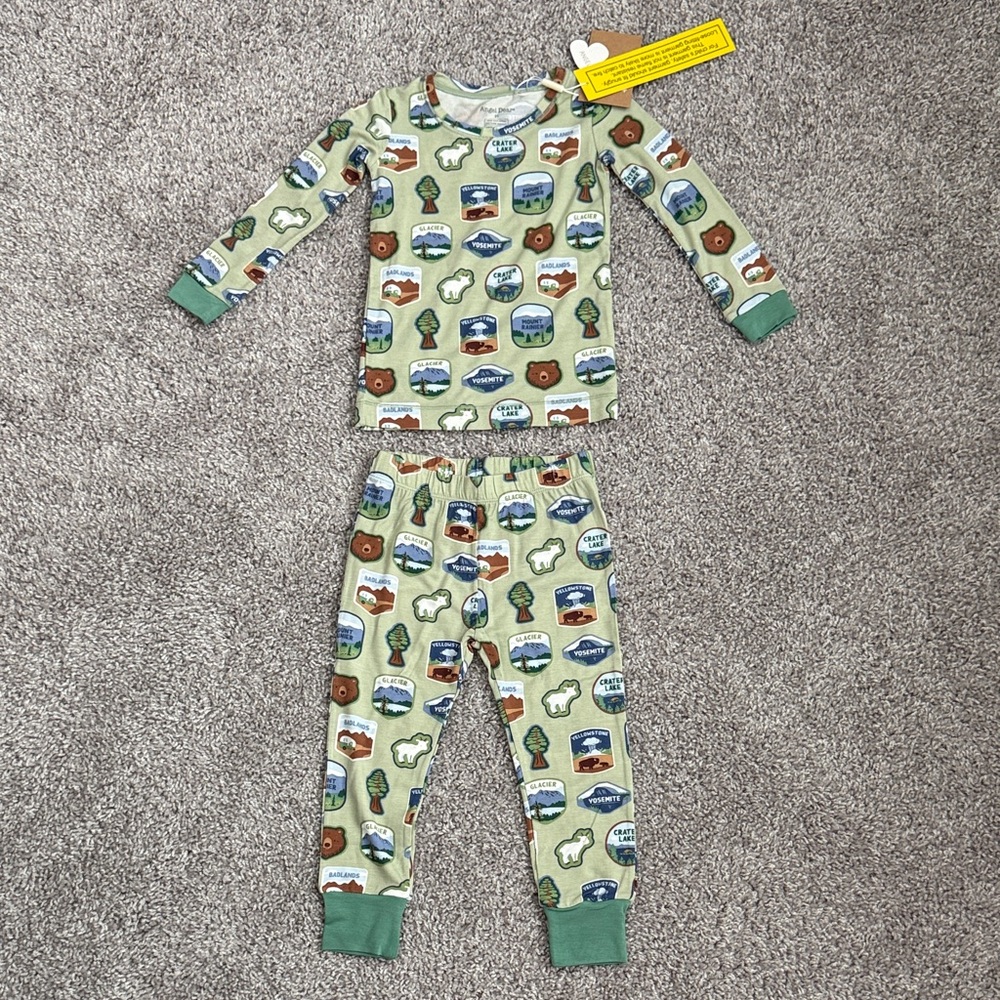 NWT Angel Dear National Parks Green Long Sleeve Loungewear Pajama Set - Size 2T